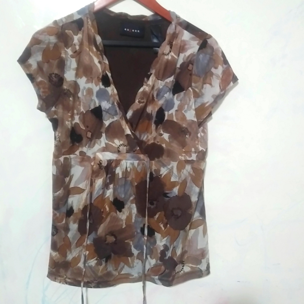 Axcess L Brown Gray Watercolor Floral Top